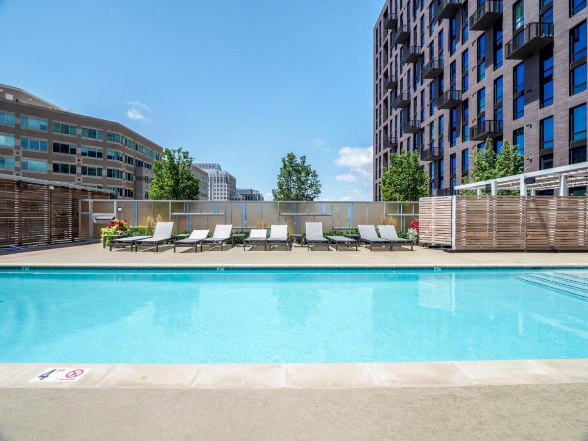 Bluebird Suites At Reston Town Center Exterior photo